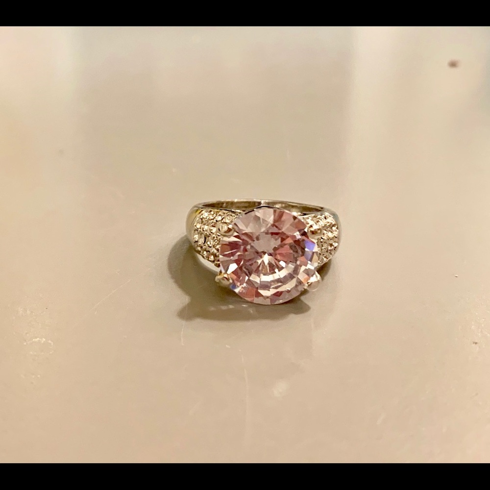 Gorgeous, Dramatic Simulated Diamond Ring - image 2